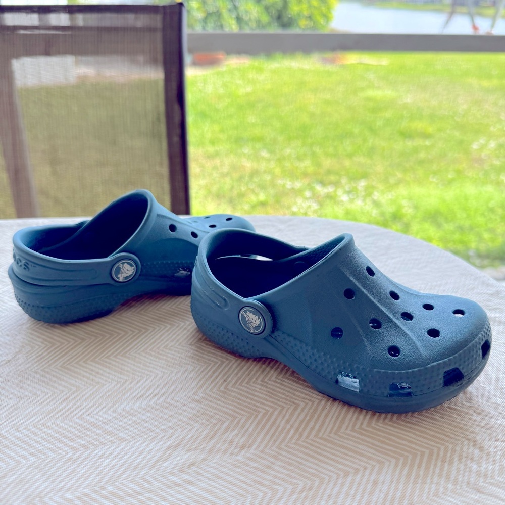 Crocs size 9c - Picture 6 of 6